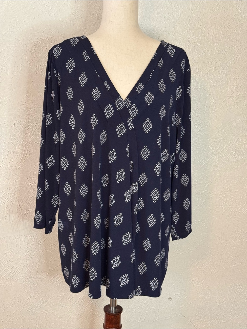 Lane Bryant Navy Blue with White Geometric Print Top 18-20